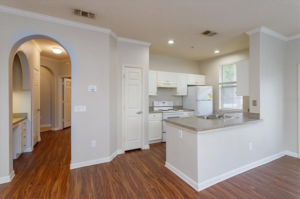 For Rent: $1,625 (1 beds, 1 baths, 751 Square Feet)