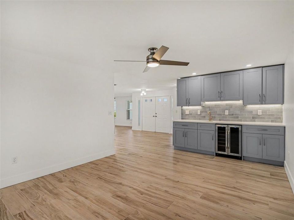 En Venta: $725,000 (3 camas, 2 baños, 2154 Pies cuadrados)