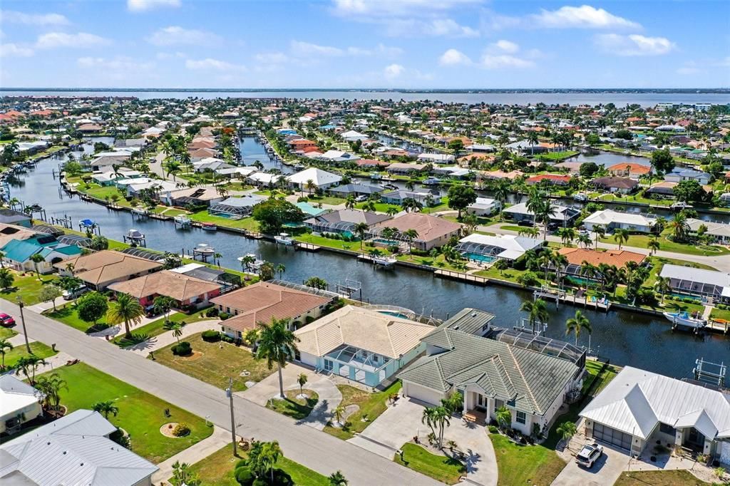 En Venta: $725,000 (3 camas, 2 baños, 2154 Pies cuadrados)