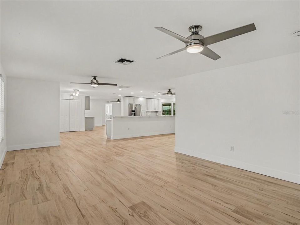 En Venta: $725,000 (3 camas, 2 baños, 2154 Pies cuadrados)