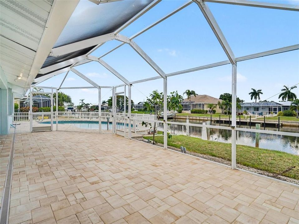 En Venta: $725,000 (3 camas, 2 baños, 2154 Pies cuadrados)