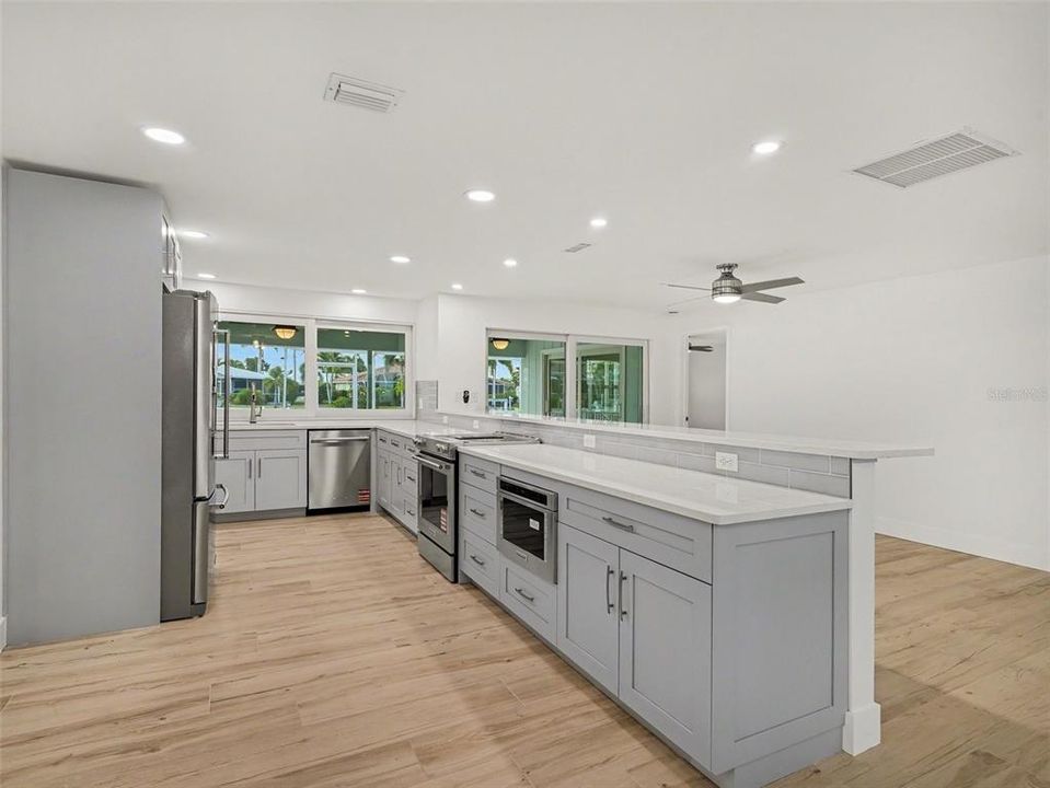En Venta: $725,000 (3 camas, 2 baños, 2154 Pies cuadrados)