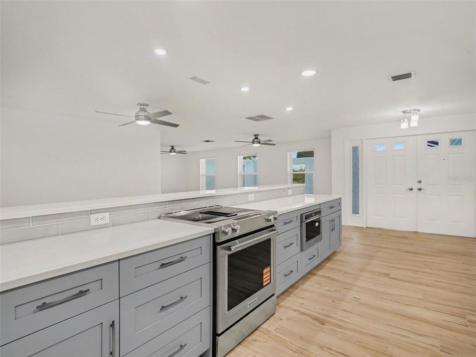 En Venta: $725,000 (3 camas, 2 baños, 2154 Pies cuadrados)