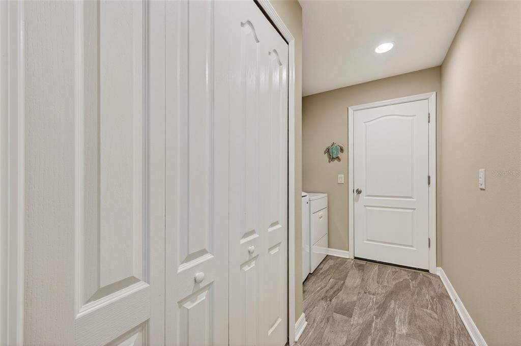 For Sale: $309,700 (2 beds, 2 baths, 1255 Square Feet)