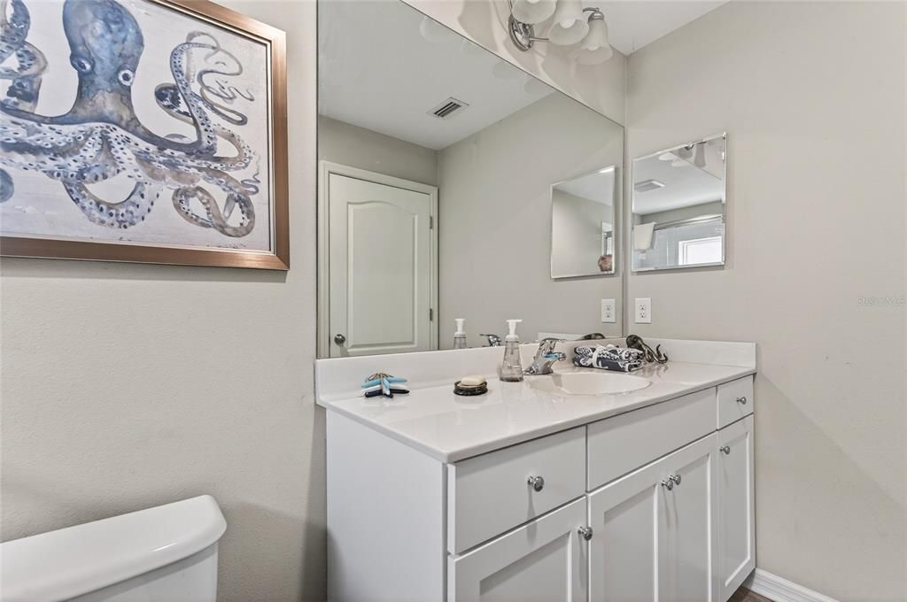 For Sale: $309,700 (2 beds, 2 baths, 1255 Square Feet)