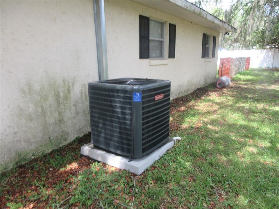For Sale: $179,900 (3 beds, 2 baths, 1572 Square Feet)