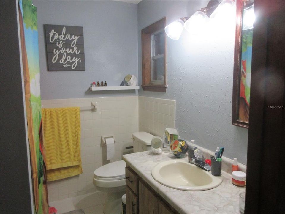 For Sale: $179,900 (3 beds, 2 baths, 1572 Square Feet)