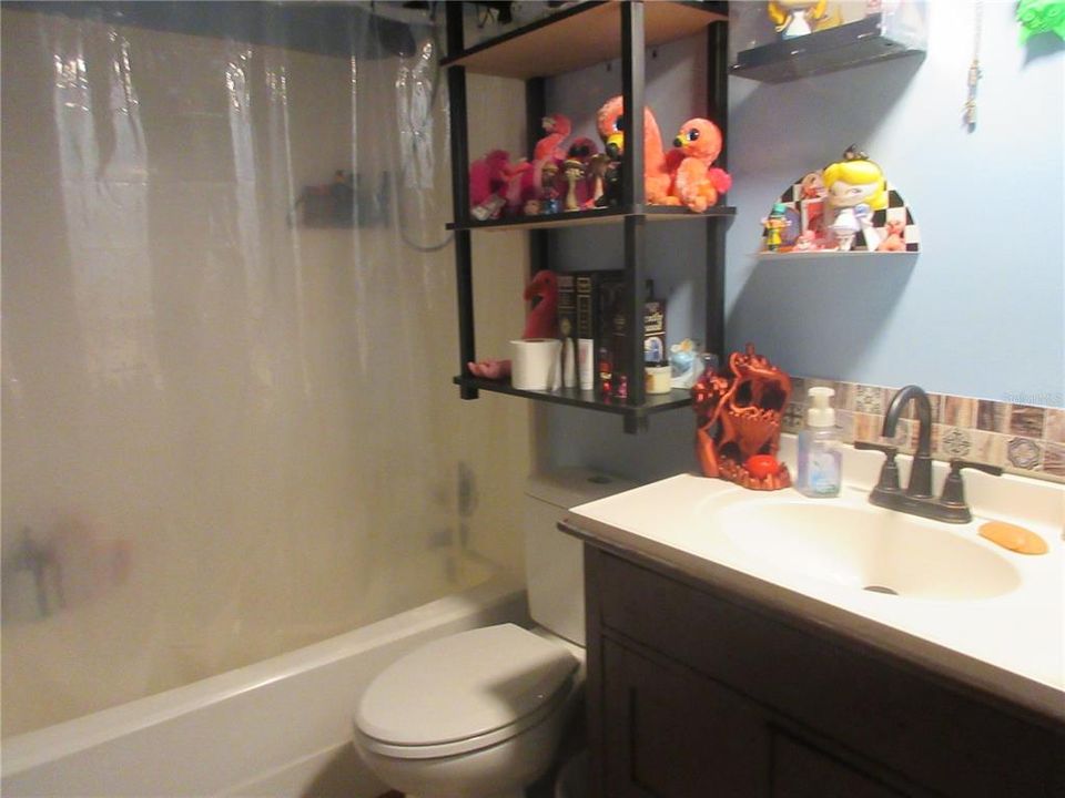 For Sale: $179,900 (3 beds, 2 baths, 1572 Square Feet)