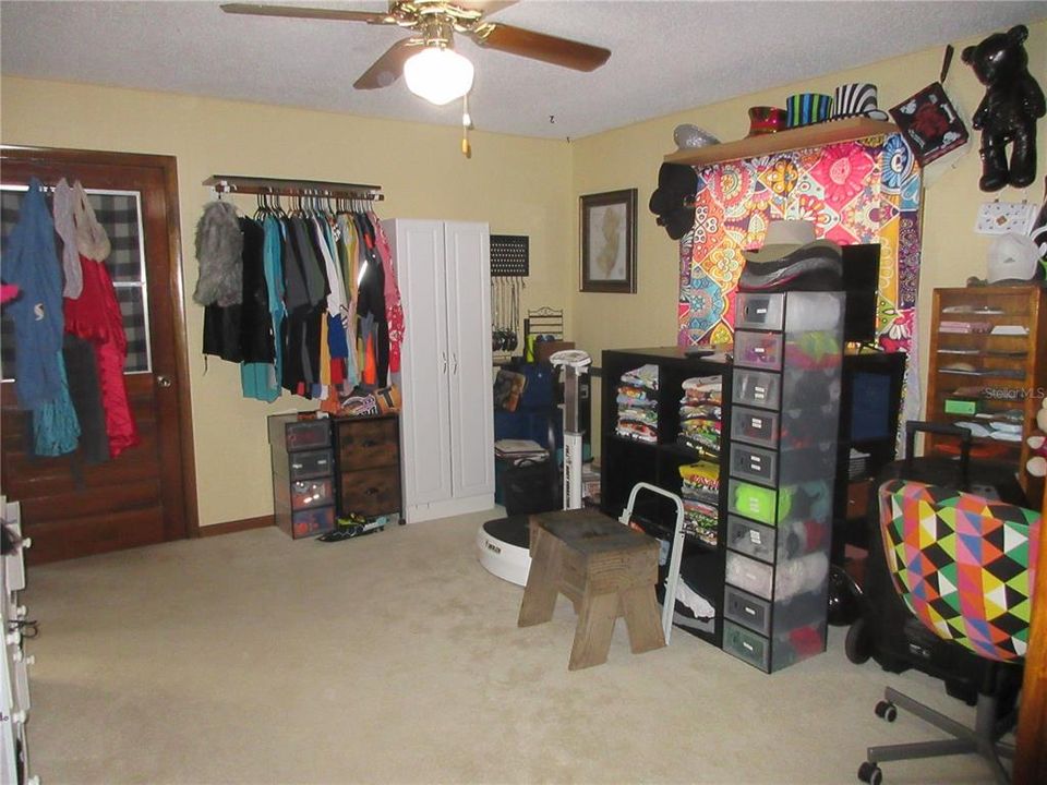 For Sale: $179,900 (3 beds, 2 baths, 1572 Square Feet)