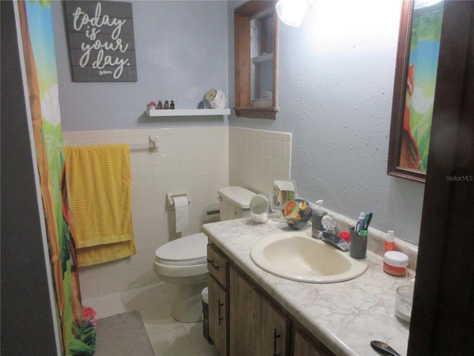 For Sale: $179,900 (3 beds, 2 baths, 1572 Square Feet)