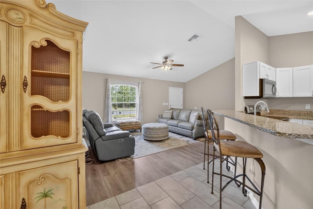 En Venta: $274,900 (3 camas, 2 baños, 1441 Pies cuadrados)
