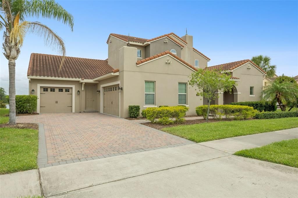 For Sale: $1,895,000 (5 beds, 5 baths, 4641 Square Feet)