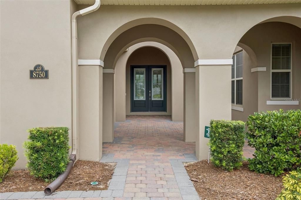 For Sale: $1,895,000 (5 beds, 5 baths, 4641 Square Feet)
