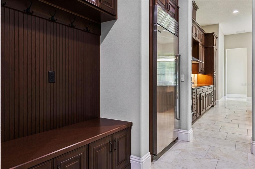 For Sale: $1,895,000 (5 beds, 5 baths, 4641 Square Feet)