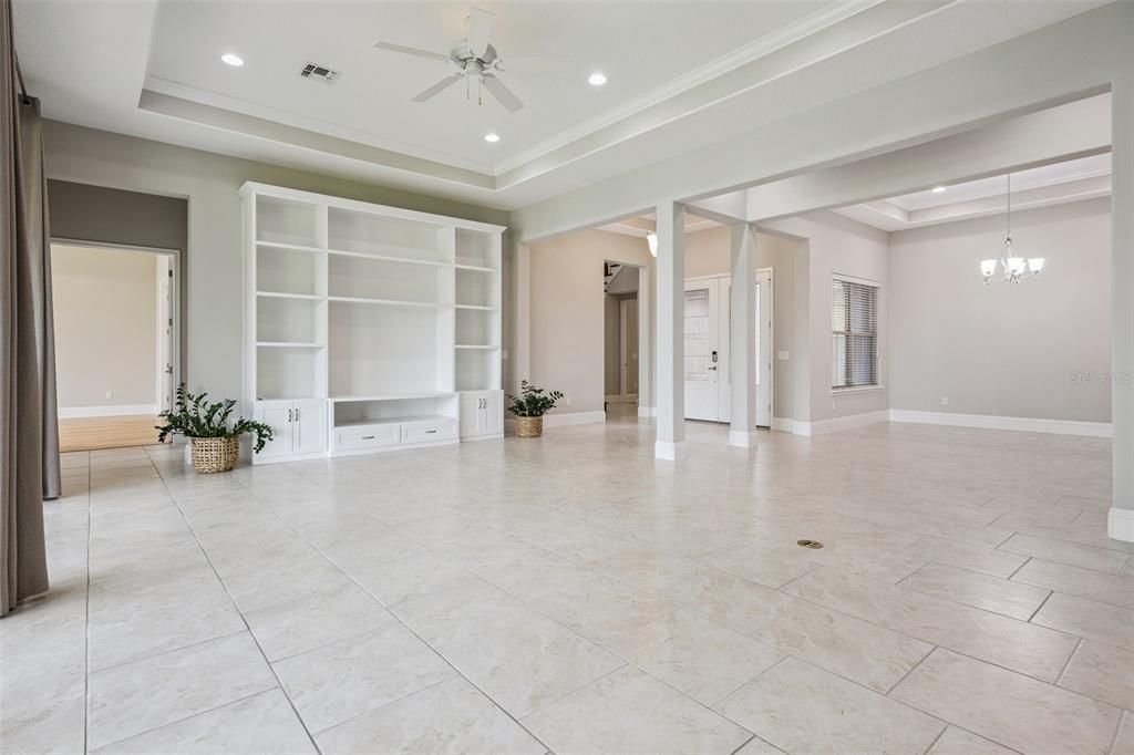 For Sale: $1,895,000 (5 beds, 5 baths, 4641 Square Feet)