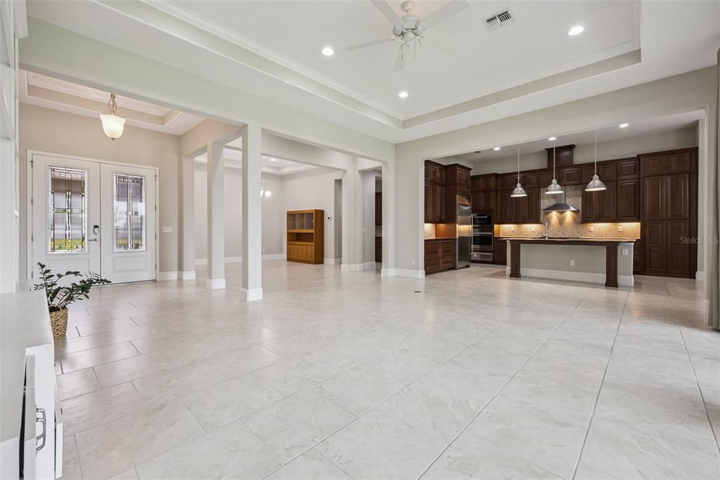 For Sale: $1,895,000 (5 beds, 5 baths, 4641 Square Feet)