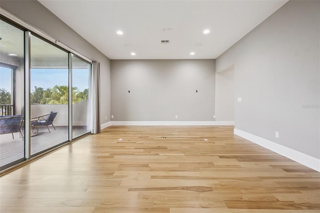 For Sale: $1,895,000 (5 beds, 5 baths, 4641 Square Feet)