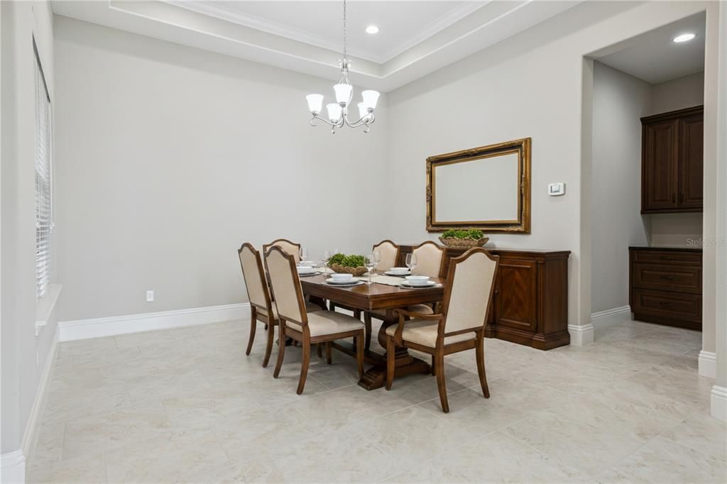 For Sale: $1,895,000 (5 beds, 5 baths, 4641 Square Feet)