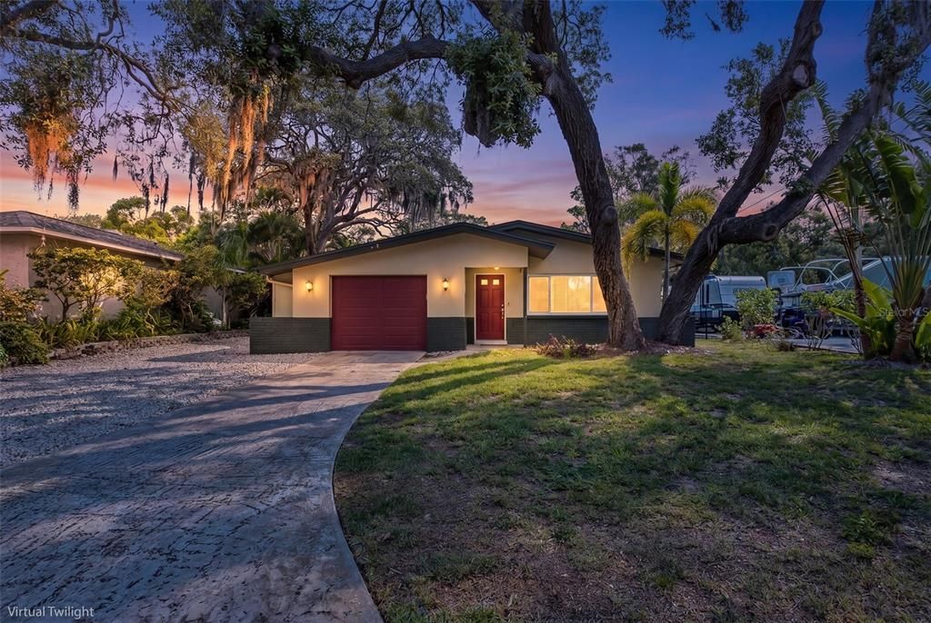 For Rent: $2,500 (2 beds, 1 baths, 1422 Square Feet)