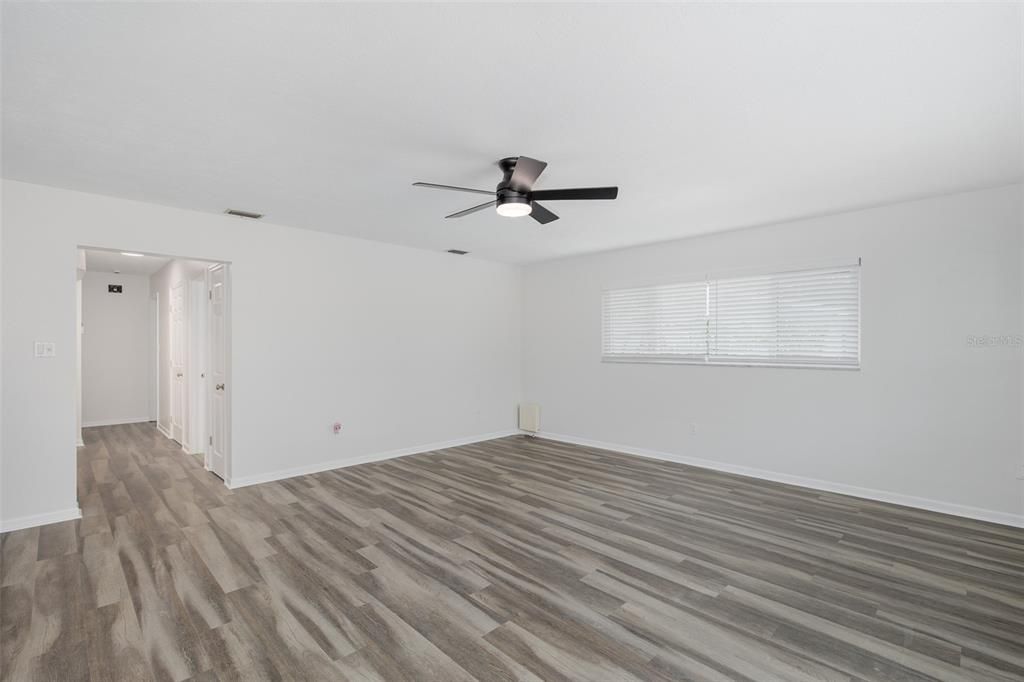 For Rent: $2,500 (2 beds, 1 baths, 1422 Square Feet)