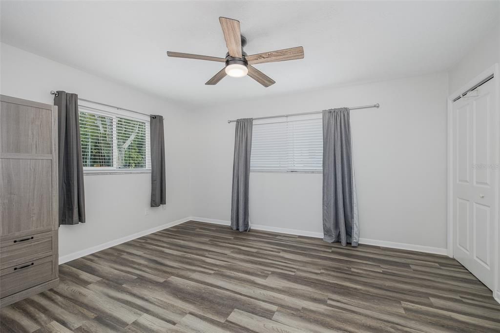 For Rent: $2,500 (2 beds, 1 baths, 1422 Square Feet)