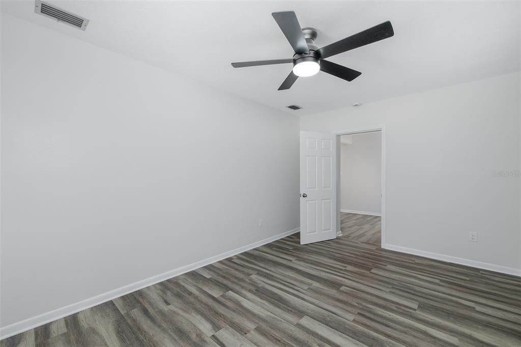For Rent: $2,500 (2 beds, 1 baths, 1422 Square Feet)