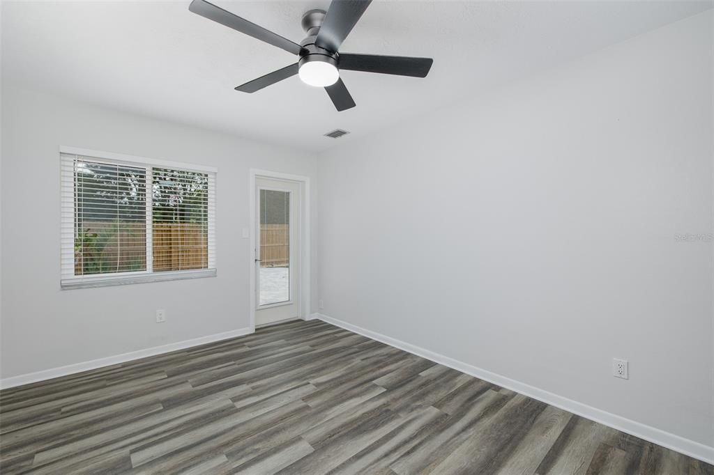 For Rent: $2,500 (2 beds, 1 baths, 1422 Square Feet)