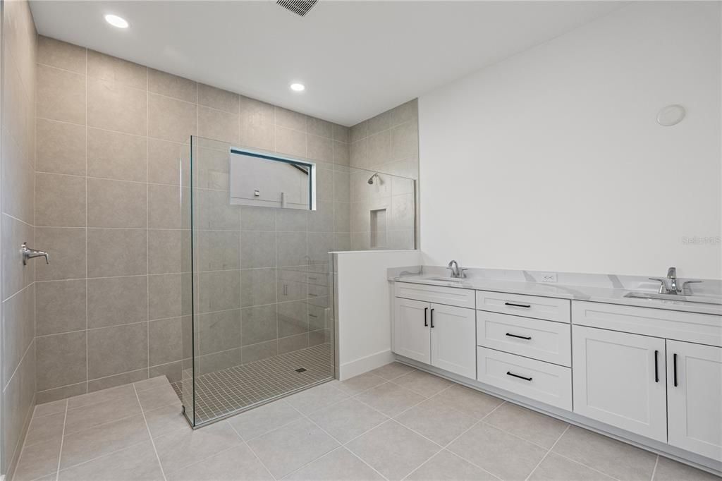 For Sale: $1,199,000 (4 beds, 3 baths, 2828 Square Feet)