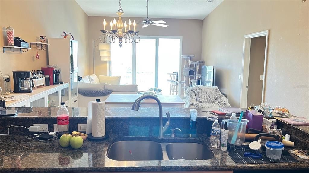 En Venta: $315,000 (3 camas, 2 baños, 1283 Pies cuadrados)