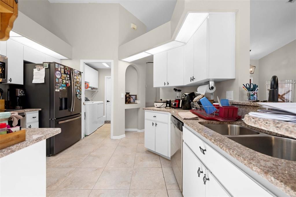 For Sale: $350,000 (3 beds, 2 baths, 1539 Square Feet)