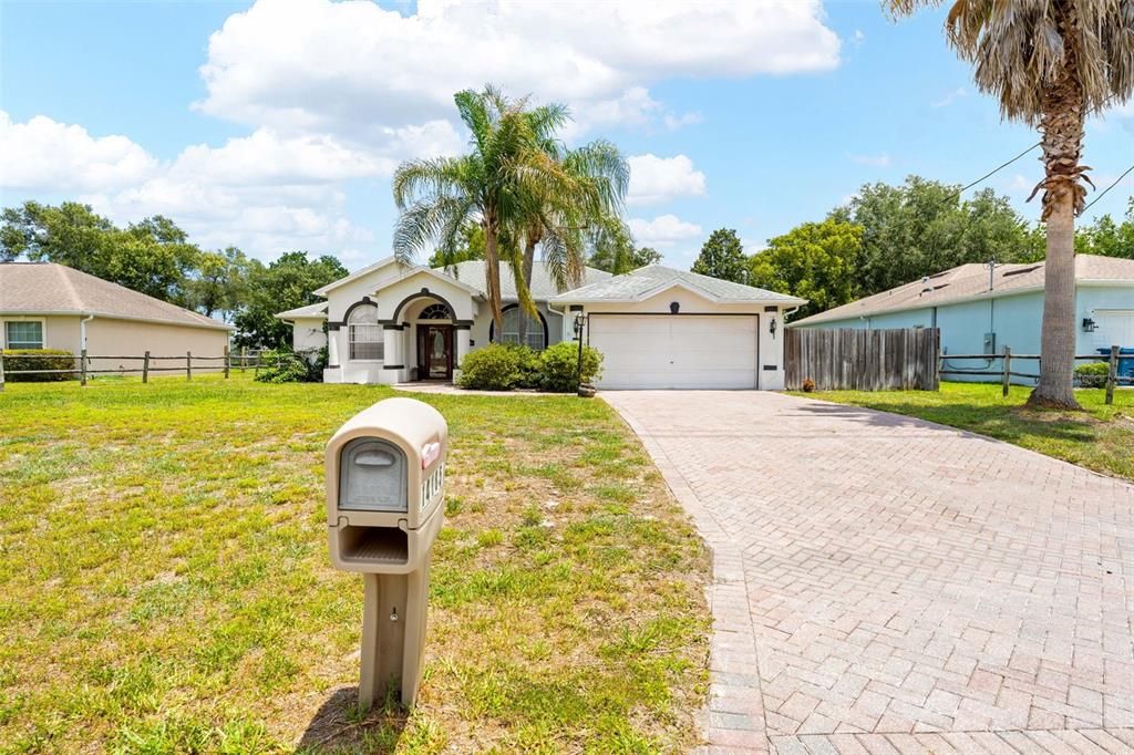 For Sale: $350,000 (3 beds, 2 baths, 1539 Square Feet)