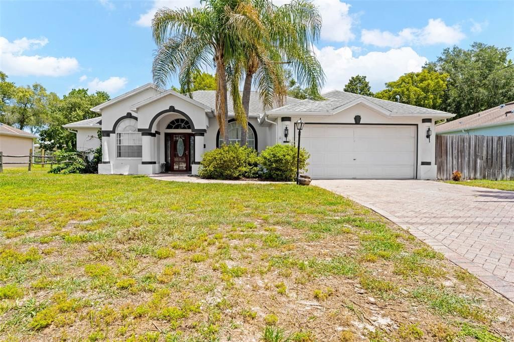 For Sale: $350,000 (3 beds, 2 baths, 1539 Square Feet)