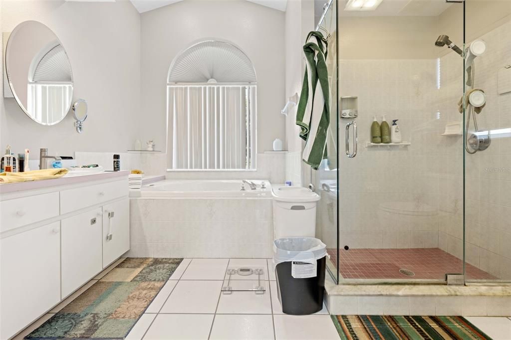 For Sale: $350,000 (3 beds, 2 baths, 1539 Square Feet)