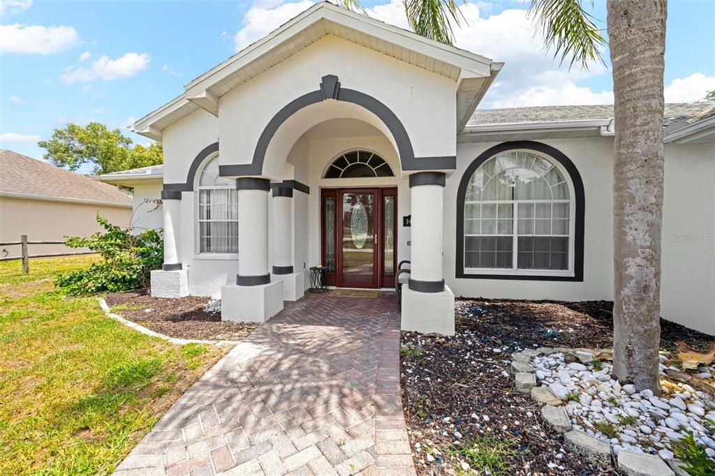 For Sale: $350,000 (3 beds, 2 baths, 1539 Square Feet)