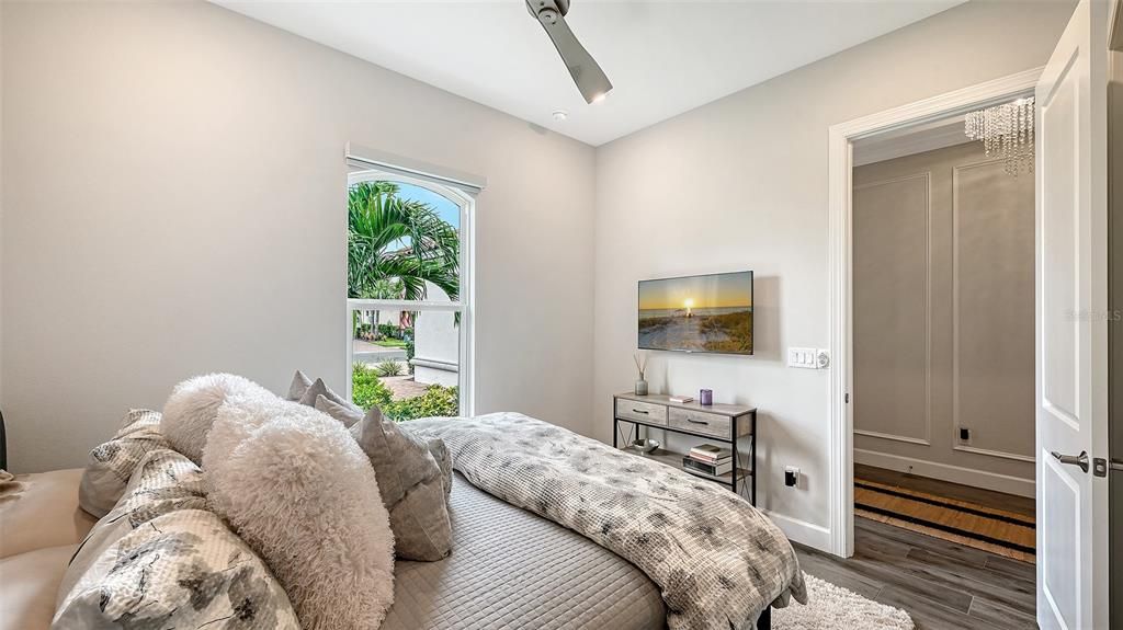 For Sale: $1,379,000 (3 beds, 3 baths, 2101 Square Feet)