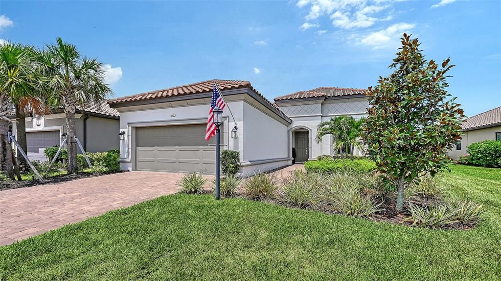 For Sale: $1,379,000 (3 beds, 3 baths, 2101 Square Feet)