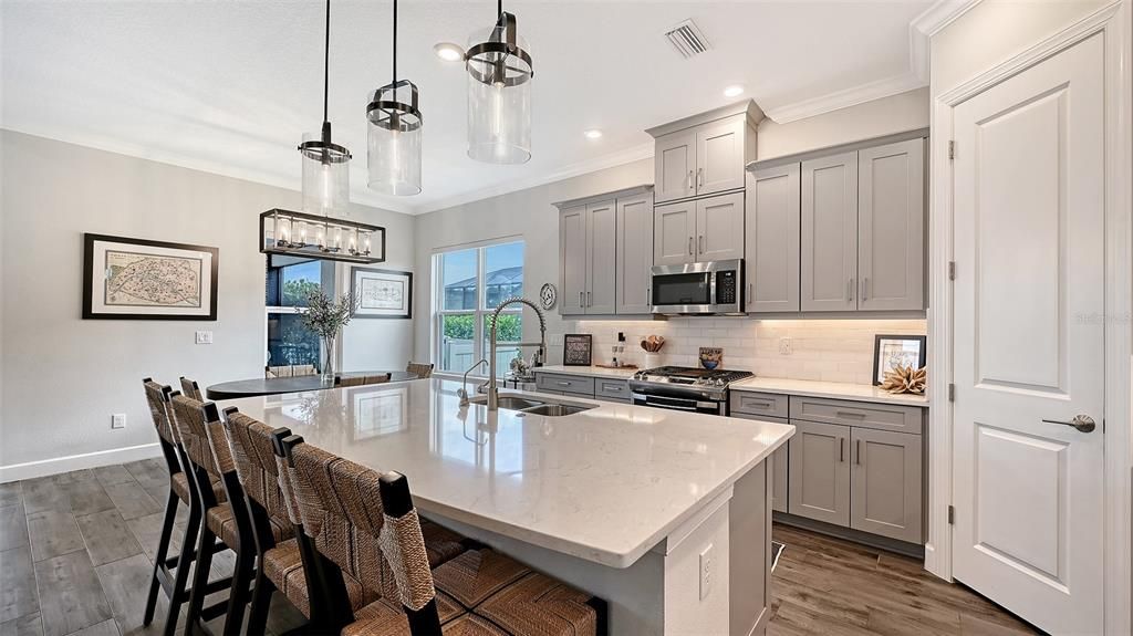 For Sale: $1,379,000 (3 beds, 3 baths, 2101 Square Feet)
