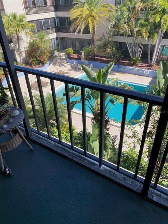 For Rent: $1,600 (1 beds, 1 baths, 729 Square Feet)