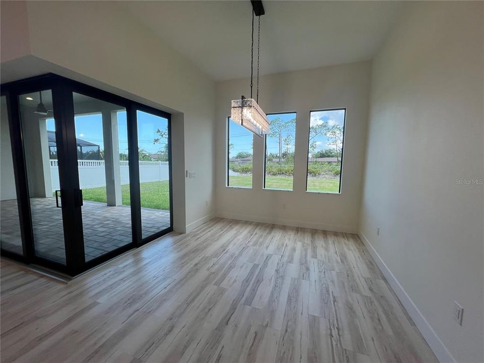 For Rent: $2,600 (3 beds, 3 baths, 2264 Square Feet)
