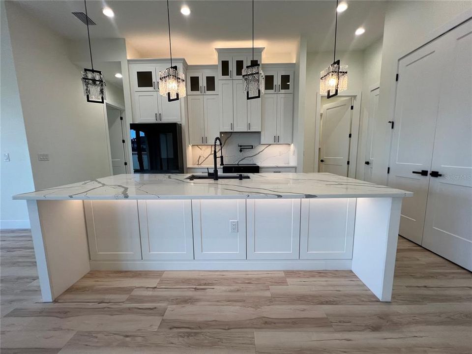 For Rent: $2,600 (3 beds, 3 baths, 2264 Square Feet)
