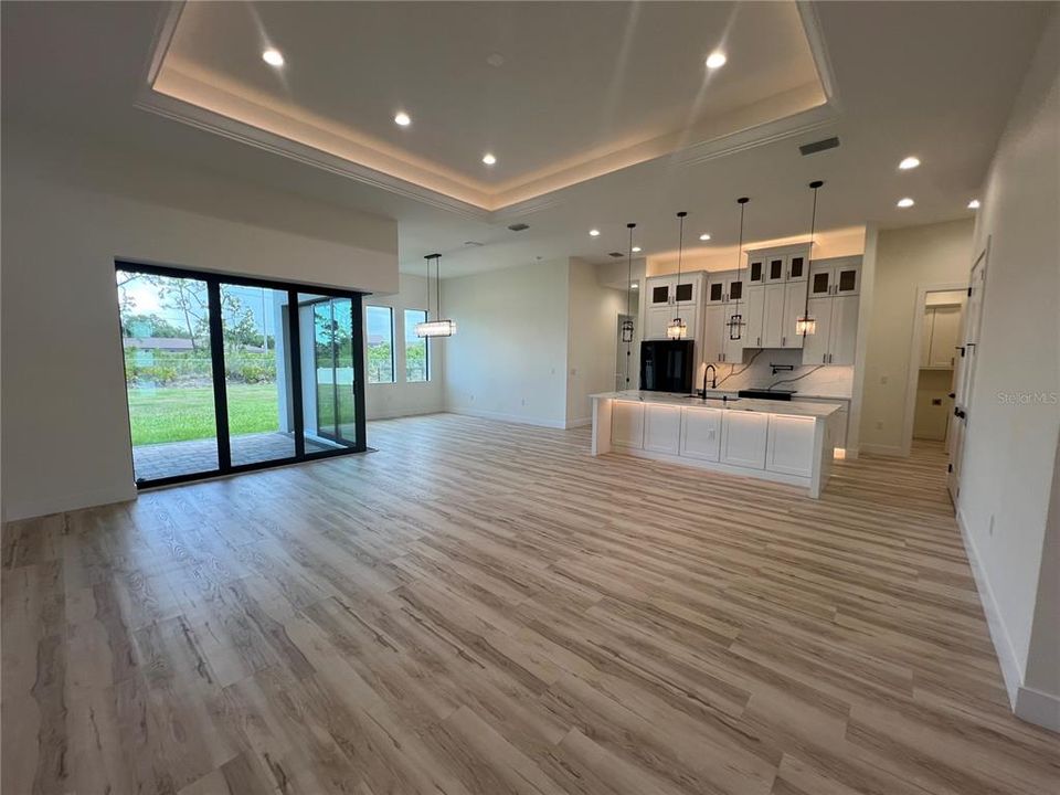 For Rent: $2,600 (3 beds, 3 baths, 2264 Square Feet)