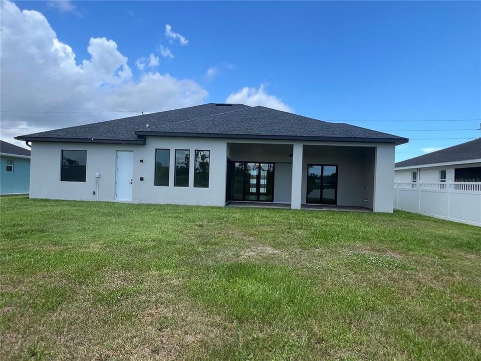 For Rent: $2,600 (3 beds, 3 baths, 2264 Square Feet)