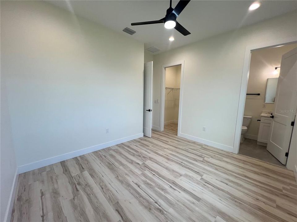 For Rent: $2,600 (3 beds, 3 baths, 2264 Square Feet)
