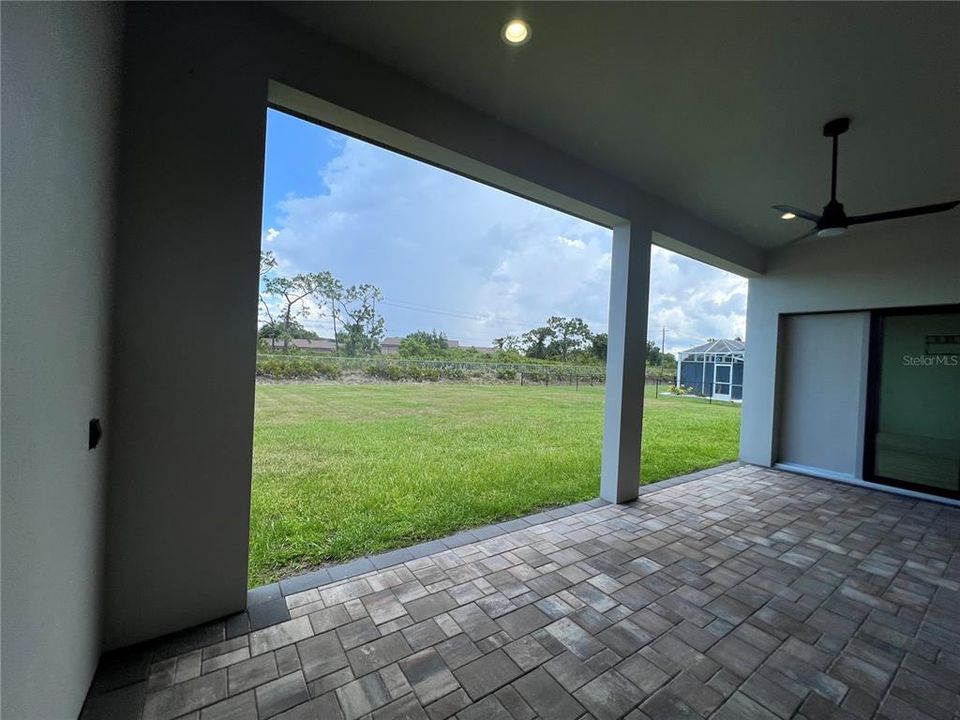 For Rent: $2,600 (3 beds, 3 baths, 2264 Square Feet)