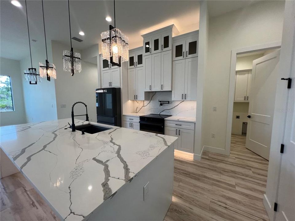 For Rent: $2,600 (3 beds, 3 baths, 2264 Square Feet)