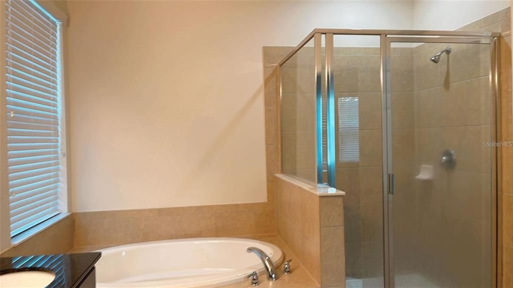For Rent: $2,650 (3 beds, 2 baths, 2237 Square Feet)