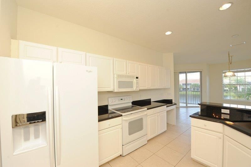 En Venta: $395,000 (3 camas, 2 baños, 2045 Pies cuadrados)