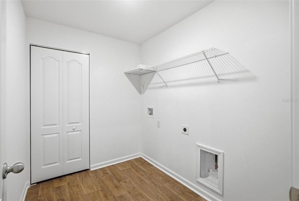 For Sale: $299,900 (4 beds, 2 baths, 1778 Square Feet)