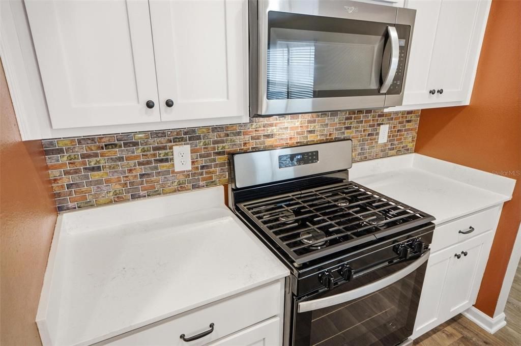 For Sale: $299,900 (4 beds, 2 baths, 1778 Square Feet)