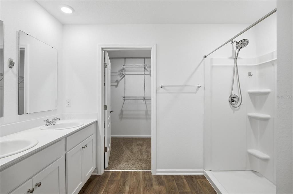 For Sale: $299,900 (4 beds, 2 baths, 1778 Square Feet)